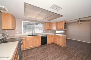 11840 N 49th Ave, Glendale, AZ 85304 - Photo 33