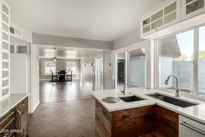 4613 N 31st Way, Phoenix, AZ 85016 - Photo 17
