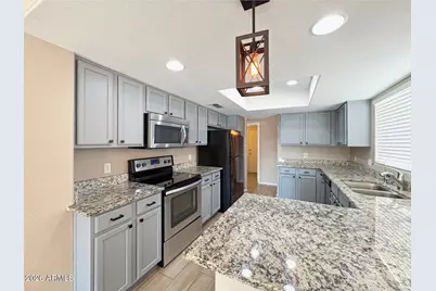 18819 N 39th Way, Phoenix, AZ 85050 - Photo 11