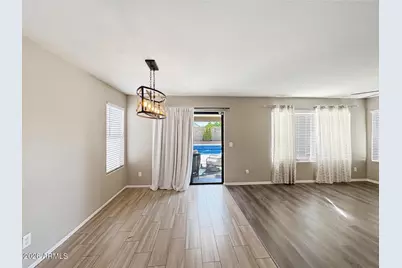 18819 N 39th Way, Phoenix, AZ 85050 - Photo 9