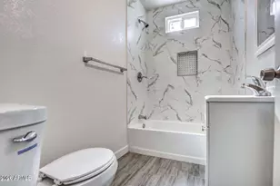 6807 N 61st Ave, Glendale, AZ 85301 - Photo 17