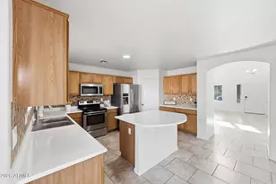 5715 S 17th Ave, Phoenix, AZ 85041 - Photo 7