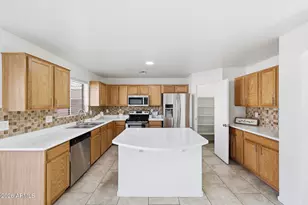 5715 S 17th Ave, Phoenix, AZ 85041 - Photo 9