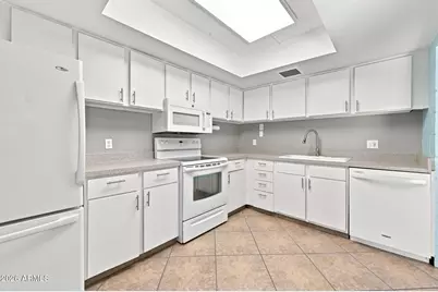 4201 E Camelback Road #31, Phoenix, AZ 85018 - Photo 11