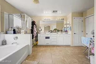 2141 W Ian Dr, Phoenix, AZ 85041 - Photo 25