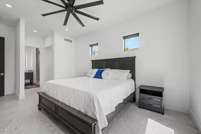 3526 E Hazelwood Street, Phoenix, AZ 85018 - Photo 29