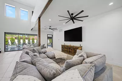 3526 E Hazelwood Street, Phoenix, AZ 85018 - Photo 5
