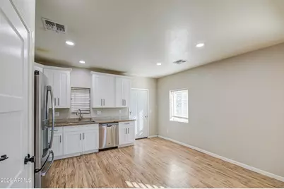 415 N 17th Drive, Phoenix, AZ 85007 - Photo 7