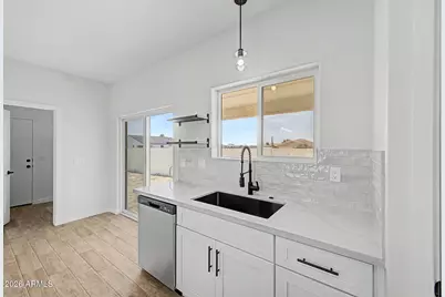 13642 S Del Rio Road, Arizona City, AZ 85123 - Photo 7