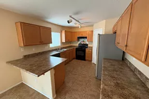 582 S 167th Ln, Goodyear, AZ 85338 - Photo 5
