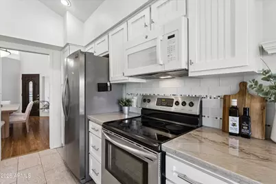 12005 N 40th Way, Phoenix, AZ 85028 - Photo 15