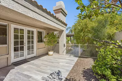 12005 N 40th Way, Phoenix, AZ 85028 - Photo 33