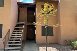 1075 E Chandler Blvd, Chandler, AZ 85225 - Photo 1