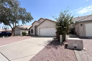 7561 W Cameron Dr, Peoria, AZ 85345 - Photo 3