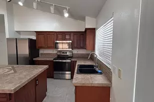 7561 W Cameron Dr, Peoria, AZ 85345 - Photo 9