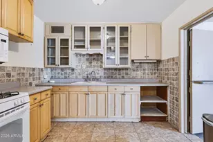 2040 E Whitton Ave, Phoenix, AZ 85016 - Photo 9
