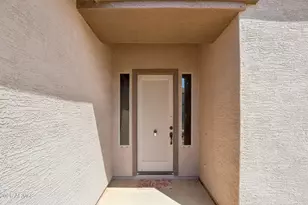 5561 S Wayne Dr, Chandler, AZ 85249 - Photo 3