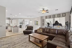 5561 S Wayne Dr, Chandler, AZ 85249 - Photo 13
