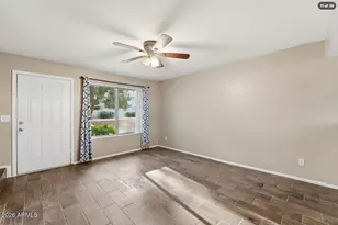 19601 N 7th St, Phoenix, AZ 85024 - Photo 11