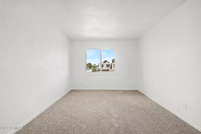 5206 N 42nd Lane, Phoenix, AZ 85019 - Photo 17