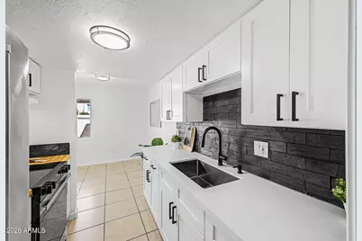 5206 N 42nd Lane, Phoenix, AZ 85019 - Photo 5