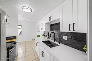5206 N 42nd Ln, Phoenix, AZ 85019 - Photo 5