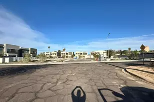 822 E Alta Vista Rd, Phoenix, AZ 85042 - Photo 1