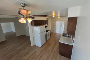 3850 W Caribbean Ln, Phoenix, AZ 85053 - Photo 3