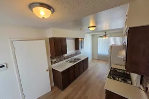 3850 W Caribbean Ln, Phoenix, AZ 85053 - Photo 5