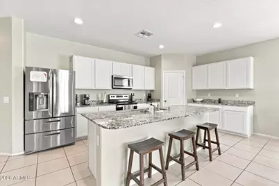 4511 S 104th Drive, Tolleson, AZ 85353 - Photo 5