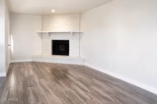 3739 W Flynn Ln, Phoenix, AZ 85019 - Photo 9