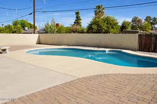 3739 W Flynn Ln, Phoenix, AZ 85019 - Photo 17
