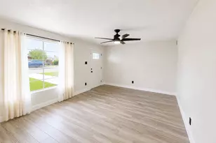 3739 W Flynn Ln, Phoenix, AZ 85019 - Photo 7