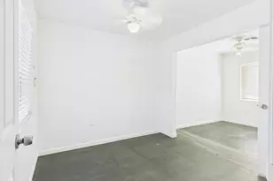 1201 E Griswold Rd, Phoenix, AZ 85020 - Photo 23