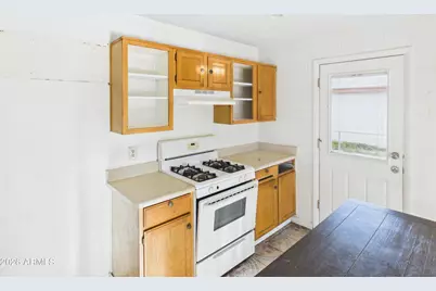 5734 N 36th Drive, Phoenix, AZ 85019 - Photo 9
