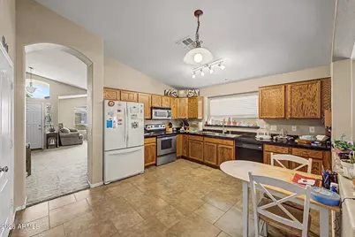 15983 W Durango Street, Goodyear, AZ 85338 - Photo 7