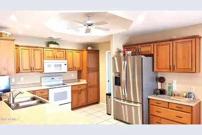 7952 E Navarro Avenue, Mesa, AZ 85209 - Photo 9