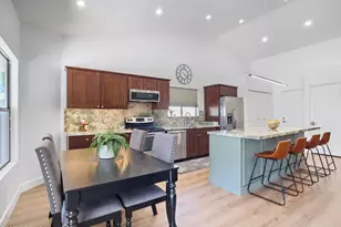 1443 E Wickieup Ln, Phoenix, AZ 85024 - Photo 11