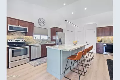 1443 E Wickieup Lane, Phoenix, AZ 85024 - Photo 9