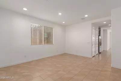 8911 W Solano Drive, Glendale, AZ 85305 - Photo 5