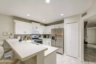 10025 W Sells Drive, Phoenix, AZ 85037 - Photo 5