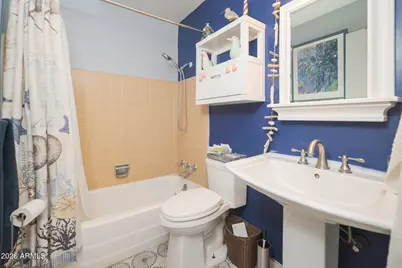 2402 N 36th Place, Phoenix, AZ 85008 - Photo 23