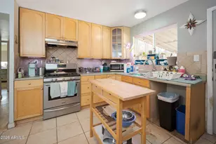 2402 N 36th Pl, Phoenix, AZ 85008 - Photo 13