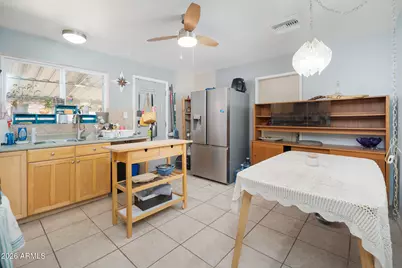 2402 N 36th Place, Phoenix, AZ 85008 - Photo 11