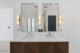 3106 N Valencia Ln, Phoenix, AZ 85018 - Photo 23