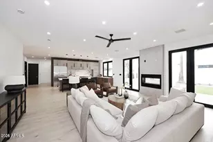 3106 N Valencia Ln, Phoenix, AZ 85018 - Photo 5