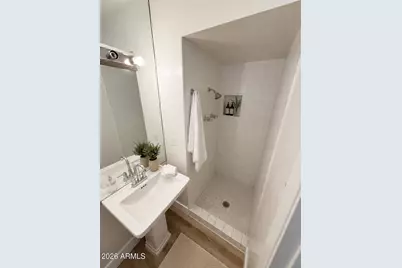 815 E Cavalier Drive, Phoenix, AZ 85014 - Photo 23