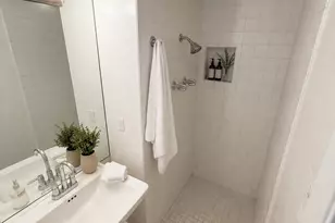 815 E Cavalier Dr, Phoenix, AZ 85014 - Photo 23