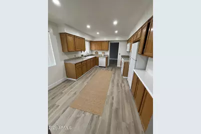 815 E Cavalier Drive, Phoenix, AZ 85014 - Photo 9