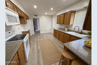 815 E Cavalier Drive, Phoenix, AZ 85014 - Photo 7